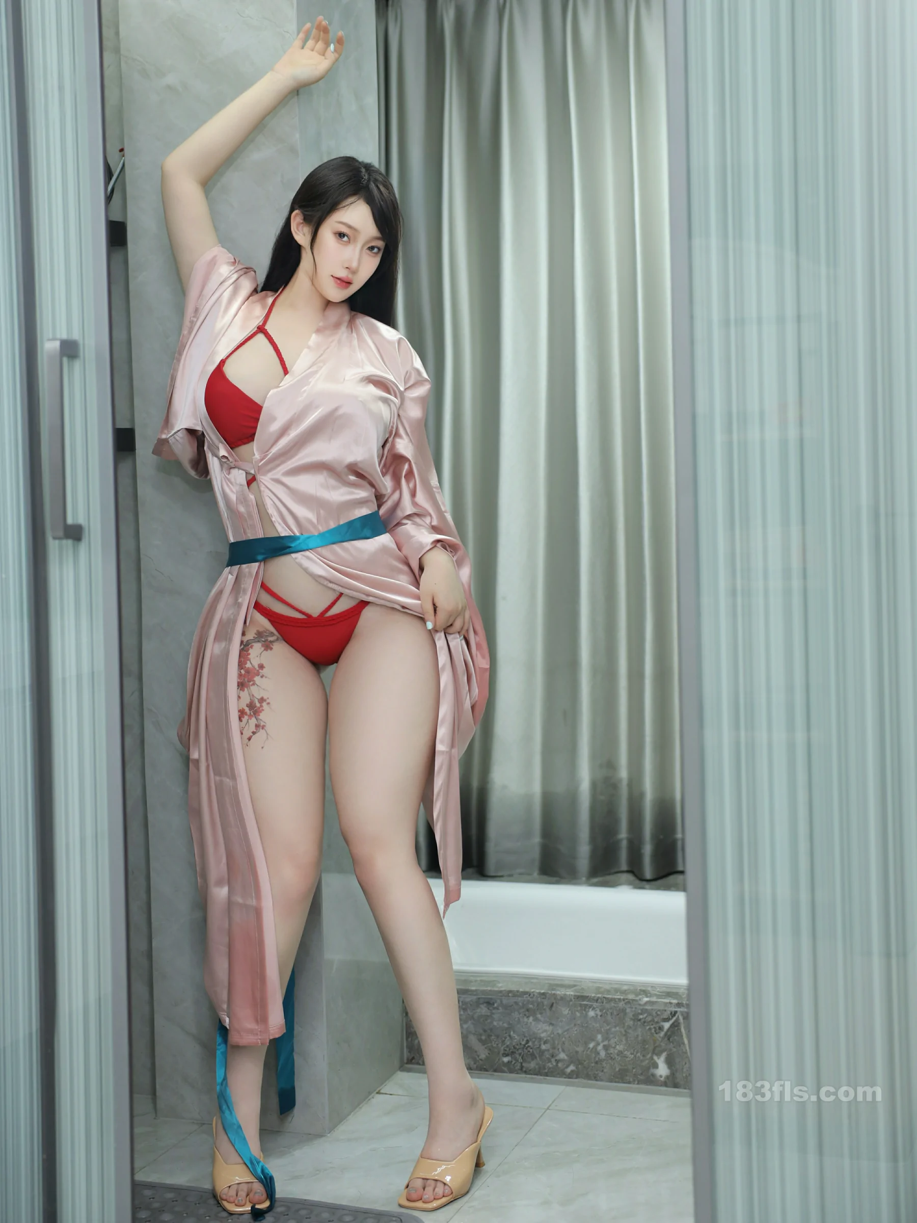 xiuren秀人网福利李沁恩lrene大尺度内购无码流出浴室